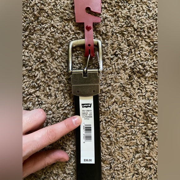 Mens Levi’s Reversible Belt - Picture 3 of 4